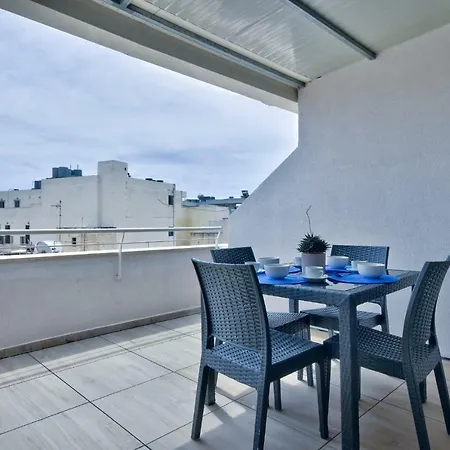 Spinola Park - Loft Penthouse شقة
